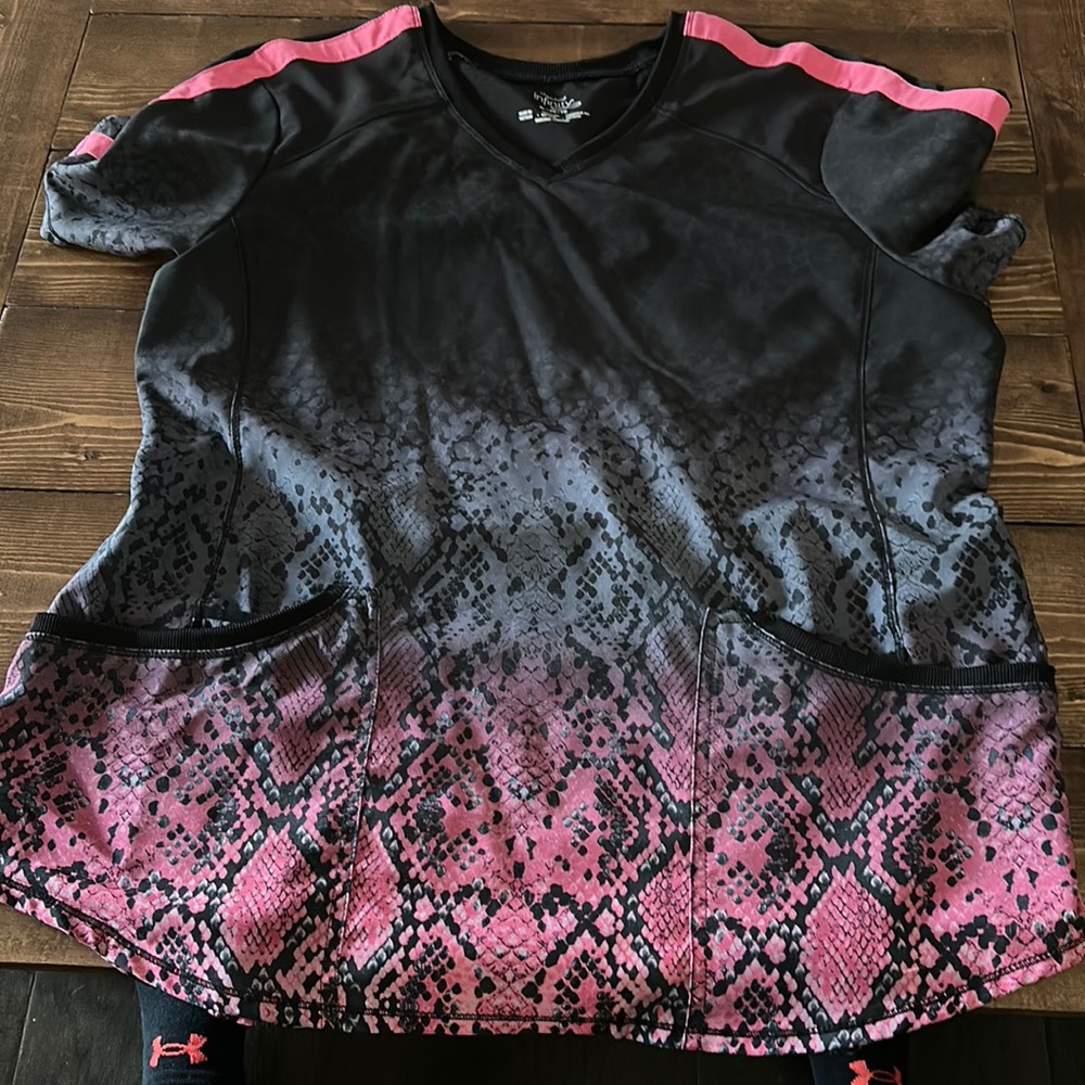 Cherokee Infinity scrub top